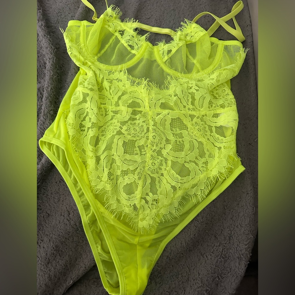 One piece top size small